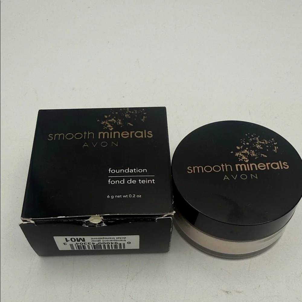 Avon discontinued Smooth Minerals Loose Foundation transparent glow M01 sealed